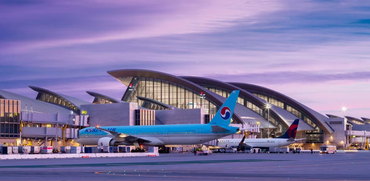 EasyJet Airlines LAX Terminal